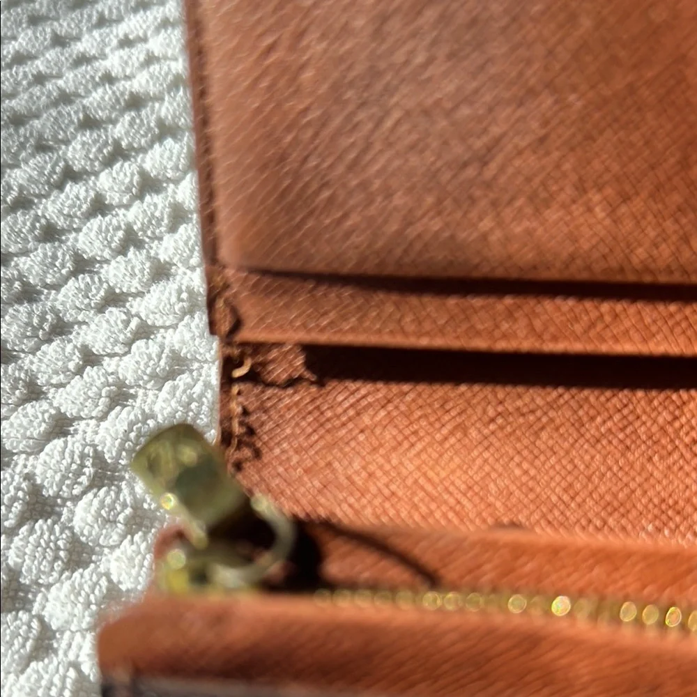 Louis Vuitton Brown and Gold Wallet - Picture 4 of 15